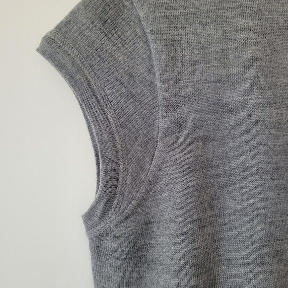 Jones New York 100% Merino Wool mock neck short sleeve sweater, Large - Picture 2 of 6